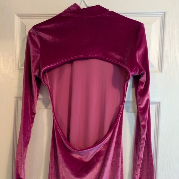 Long Sleeve Maxi Open Back Magenta Velvet Dress - Picture 3 of 5
